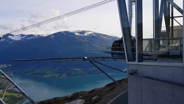 Cable Cart departure Loen Skylift, topp Station Above the Norwegian fjord