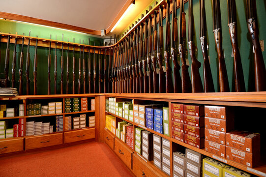 Armurerie traditionnelle, vente de fusils de chasse et cartouches