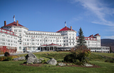 Naklejka premium Mount Washington Hotel & Resort in Bretton Woods NH.
