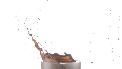 Splash o salpicaduras de bebida de chocolate en un vaso