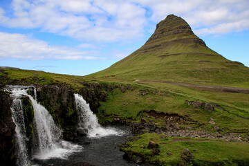 Kirkjufell mountain and Kirkjufellsfoss waterfall, Snaefellsnes peninsula, Iceland