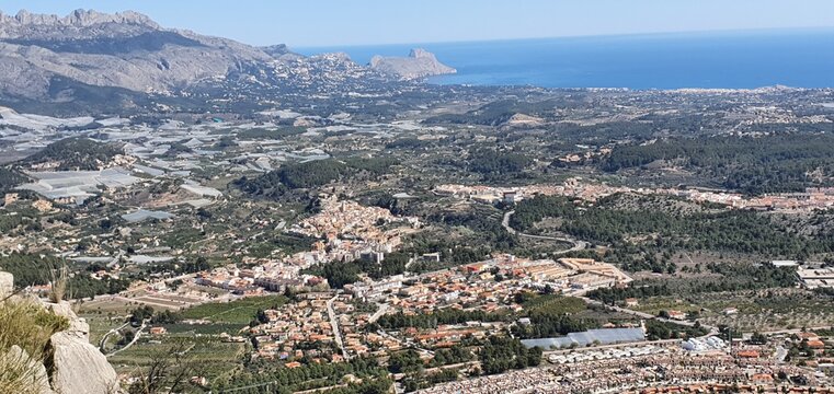 Vista a&eacute;rea de Polop de la Marina , Altea y Pe&ntilde;on de Ifach desde la monta&ntilde;a