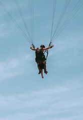 Fototapeta na wymiar paraglider in the sky
