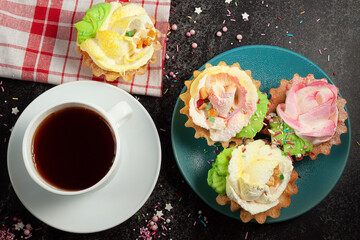 cake, tartlets with cream