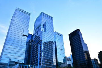 Fototapeta na wymiar 대도시의 대기업, 은행 ,증권,글로벌회사의 빌딩가