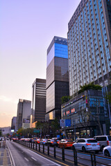 Fototapeta na wymiar 대도시의 대기업, 은행 ,증권,글로벌회사의 빌딩가