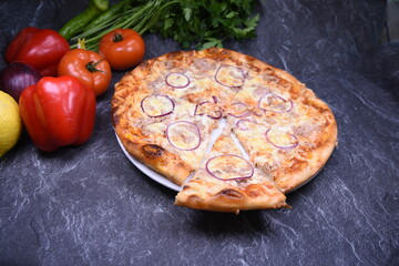 Pizza Tonno, Thunfisch Pizza