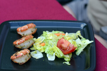 Scampi mit Salat