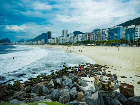 Der ber&uuml;hmte Strand Copacabana in Rio de Janeiro in Brazilien