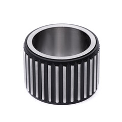 Single roller bearing with plastic part