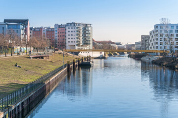 Obraz premium New bridge under construction over the Berlin-Spandau shipping canal in Berlin, Germany