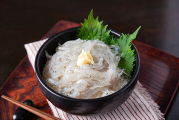 白魚丼
