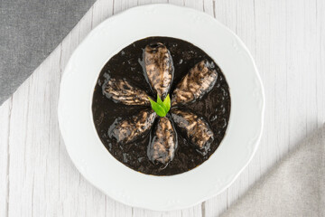 Overview of squid cooked with her ink