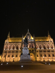 Fototapeta na wymiar night view of the city hall