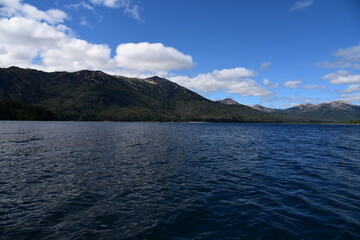 Montaña cielo lago azul Argentina patagonia