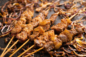 Sauteed beef skewers with iron pan incense
