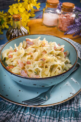 Tagliatelle mosse Carbonara