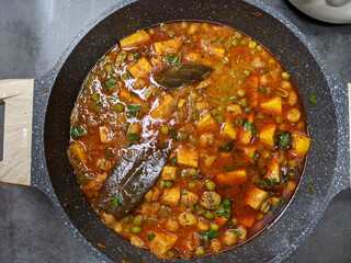Obraz na płótnie Canvas A spicy Makhana Paneer curry in a bowl.