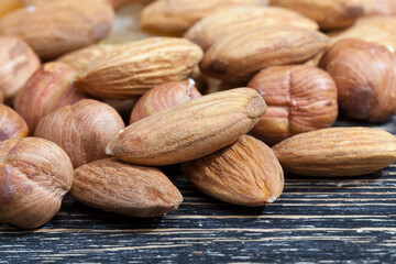 quality raw nuts ready to eat