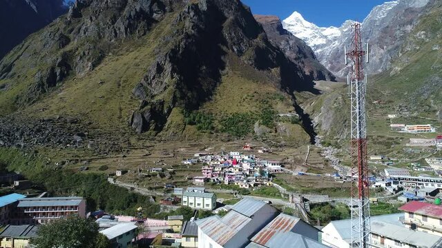 Ville de Badrinath &eacute;tat de l'Uttarakhand en Inde vue du ciel
