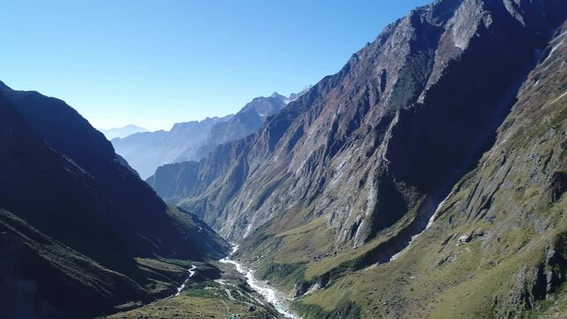 Ville de Badrinath &eacute;tat de l'Uttarakhand en Inde vue du ciel