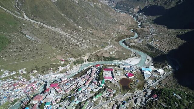 Ville de Badrinath &eacute;tat de l'Uttarakhand en Inde vue du ciel