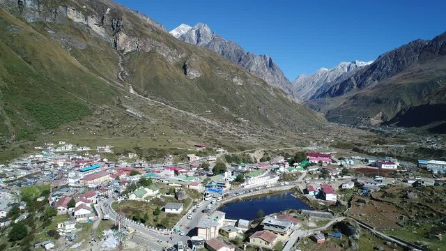 Ville de Badrinath &eacute;tat de l'Uttarakhand en Inde vue du ciel