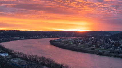 Fotobehang The Ohio River Valley at Sunrise © done4today