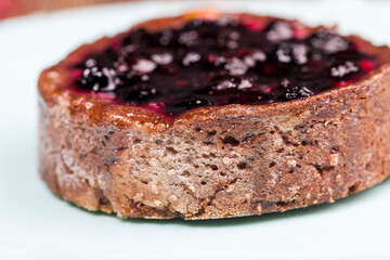tartlet with berries in butter cream