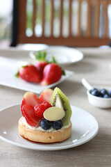 Cafe - Chiffon cake with summer berries and cream