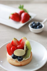 Cafe - Chiffon cake with summer berries and cream