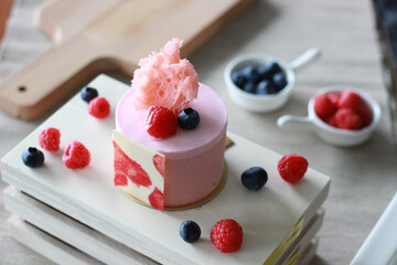 Cafe - Chiffon cake with summer berries and cream