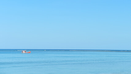 Fototapeta premium tropical beach and blue sky in nature