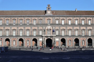 Fototapeta na wymiar Napoli - Palazzo Reale a Piazza del Plebiscito