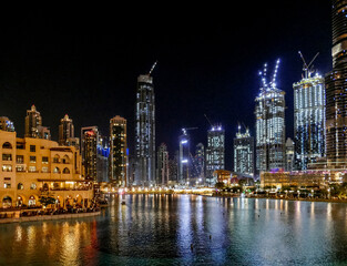Fototapeta na wymiar Burj Khalifa park at night
