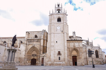 Fototapeta na wymiar Cathedral of San Antolin of Palencia seen from its facade. Historic-artistic monument of Gothic style