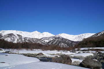 冬の白馬村と北アルプス