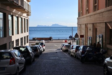 Napoli - Scorcio dell'isola di Capri da Via Chiatamone