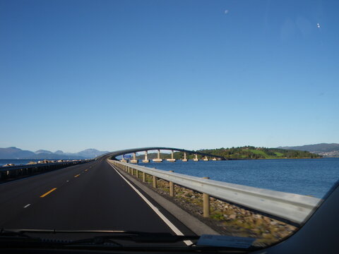 Atlanterhavsveien, Noruega. La carretera del Atl&aacute;ntico Norte. Realmente peligrosa en invierno peroa la vez espectacular.
