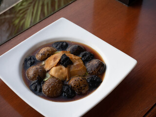 Cantonese Chinese Menu - Abalone with mushroom brown soup