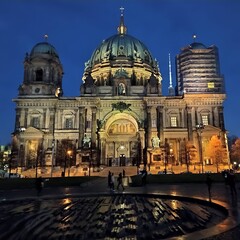 Fototapeta na wymiar city cathedral at night