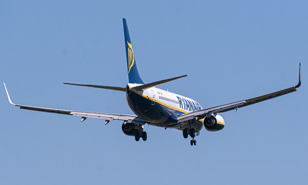 B737 von Ryanair im Landeanflug f&uuml;r die RW11 in Wien.