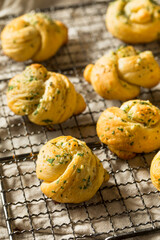 Homemade Buttery Garlic Knot Bread