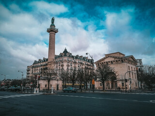 Obraz premium A castle on a cloudy day