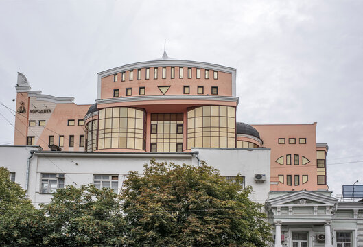  The building of original design "Aphrodite" in cloudy weather