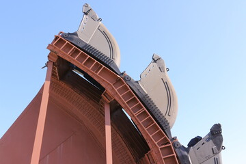 Detail eines ehemaligen Schaufelradbaggers am Besucherzentrum des Braunkohletagebaus Hambach im...