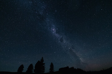 Melkweg in de donkere nachtelijke hemel en sterren, Aoraki Mount Cook National Park, Zuidereiland, Nieuw-Zeeland.