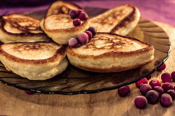 pancakes with berries