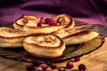 pancakes with berries