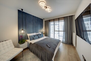 Nowoczesna stylowa sypialnia w mieszkaniu